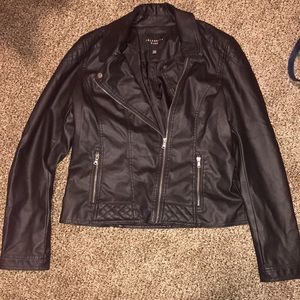Women’s leather jacket